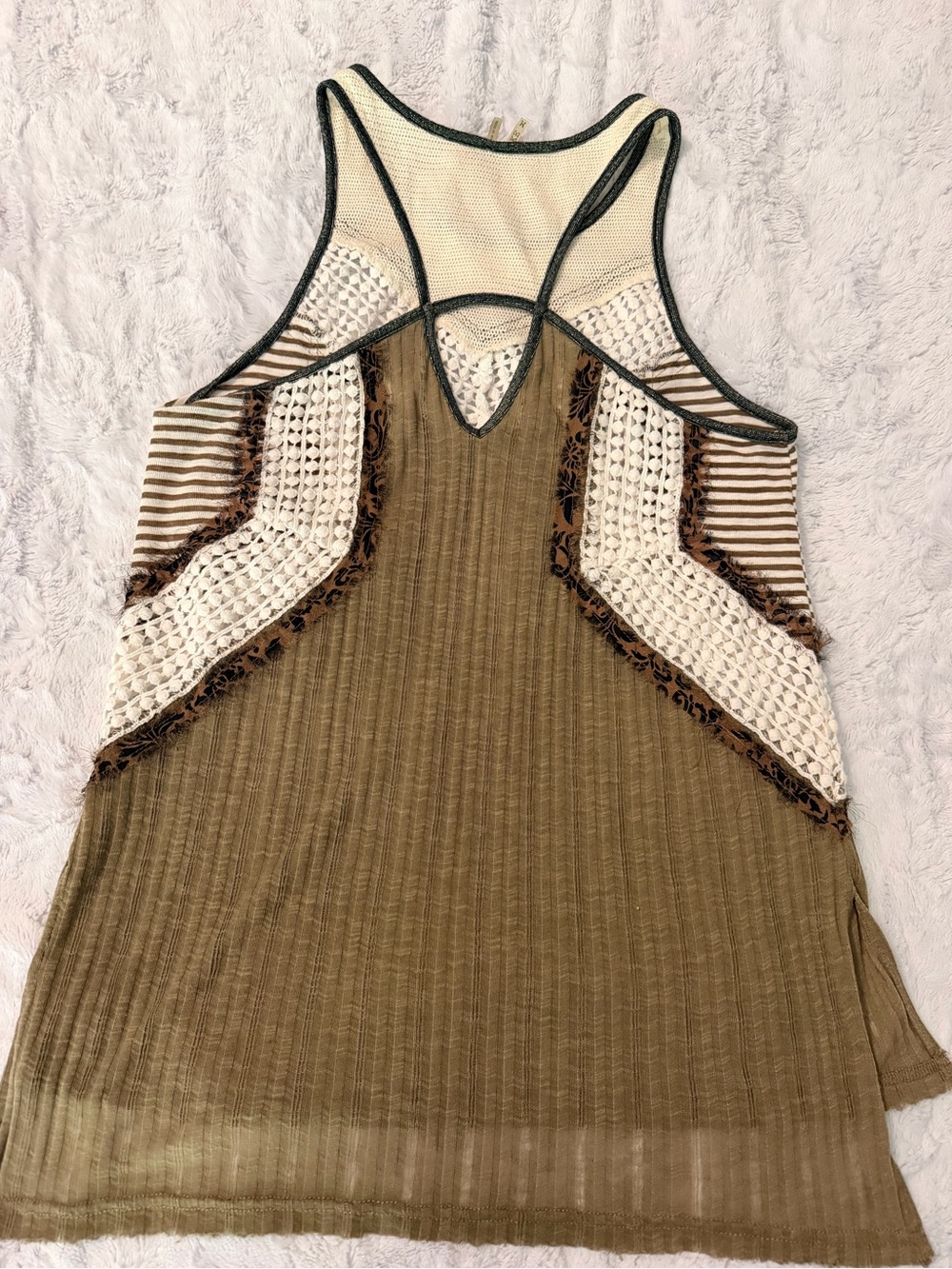 Gimmicks by BKE “pieced” tank top size medium - Picture 6 of 6